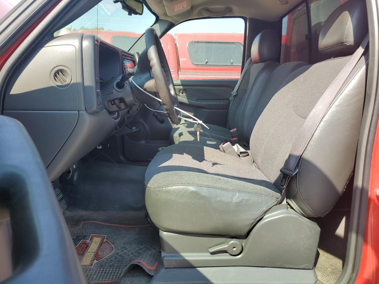 2005 Chevrolet Silverado - Image 7