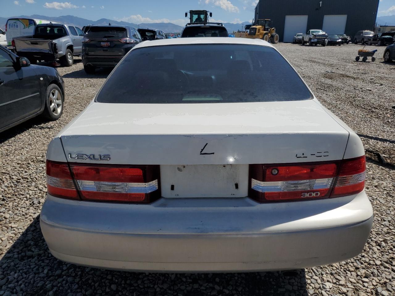 1999 Lexus Es 300 VIN: JT8BF28G2X0233827 Lot: 68060004