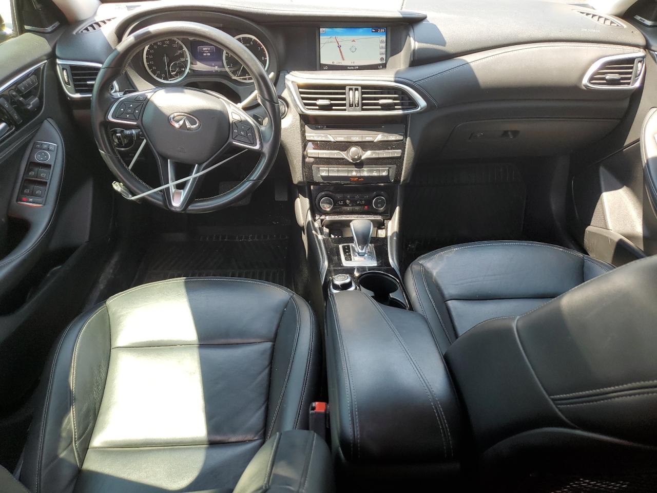 SJKCH5CR1HA025537 2017 Infiniti Qx30 Base