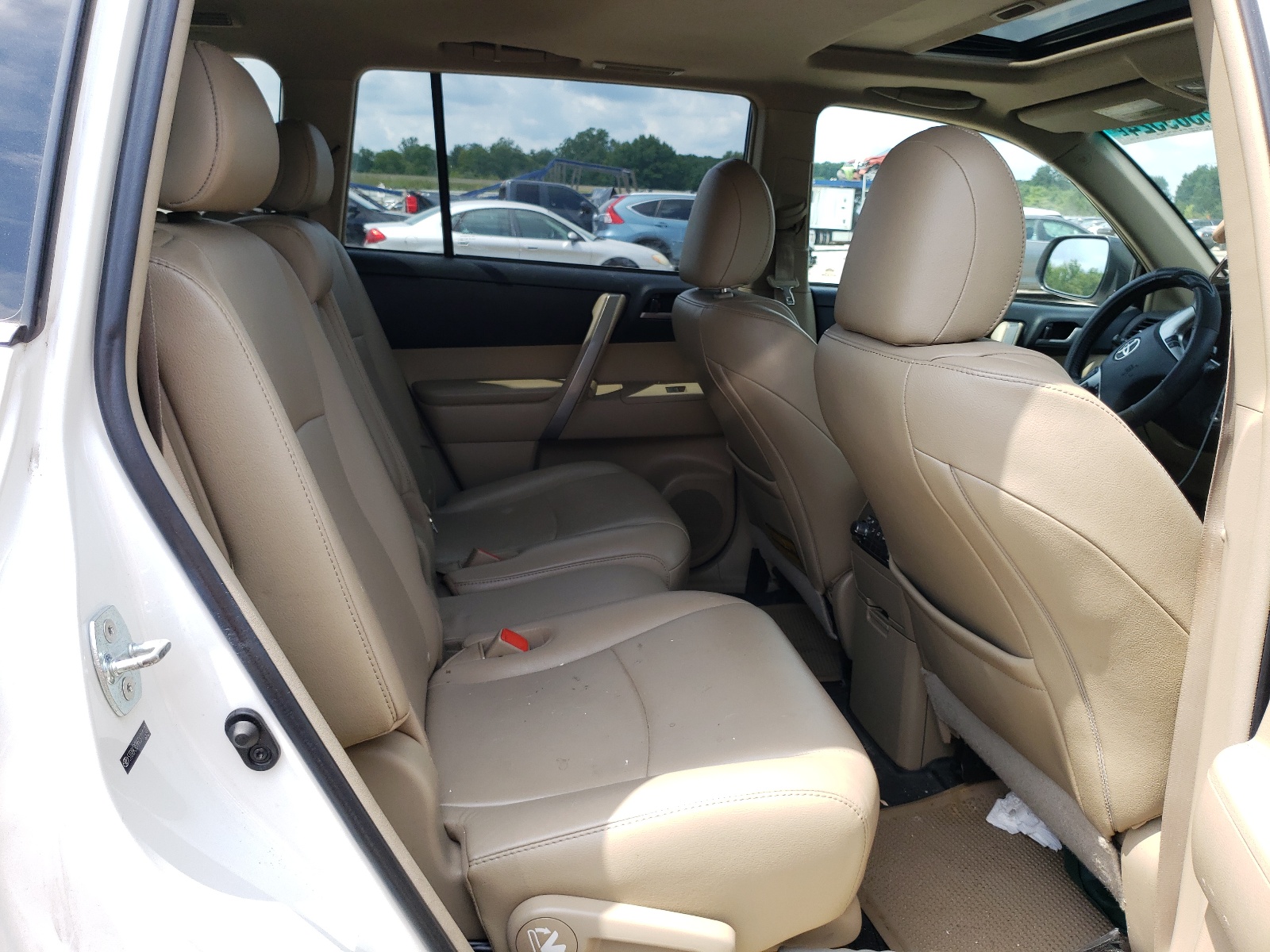 5TDBK3EH6CS111320 2012 Toyota Highlander Base