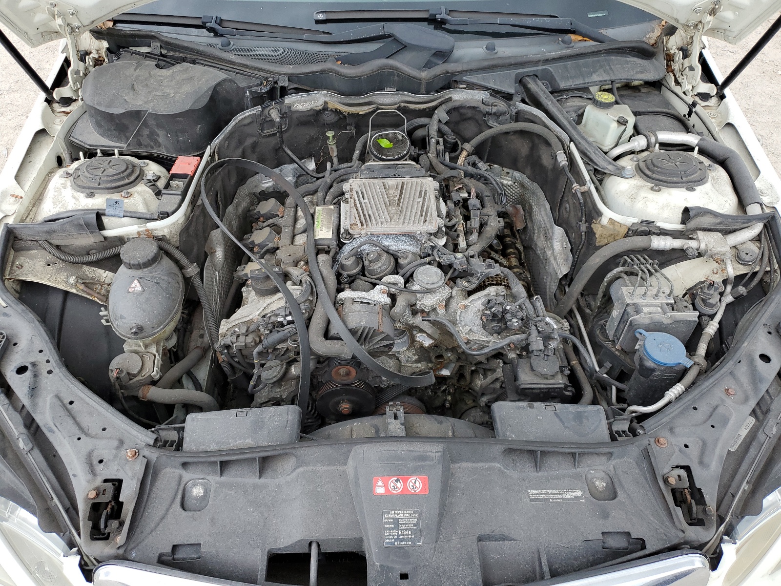 WDDHF8HB7AA261763 2010 Mercedes-Benz E 350 4Matic