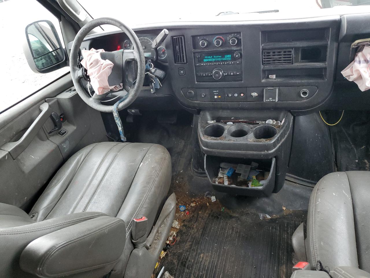 2018 Chevrolet Express G2500 VIN: 1GCWGAFP3J1252272 Lot: 66769404