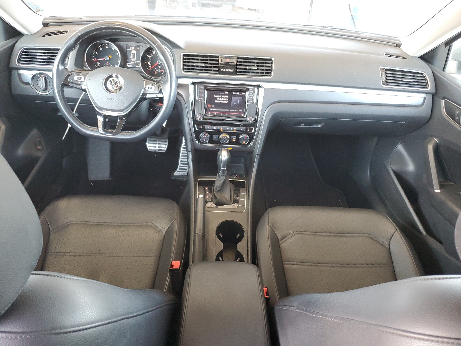 1VWAA7A33JC049094 2018 Volkswagen Passat S