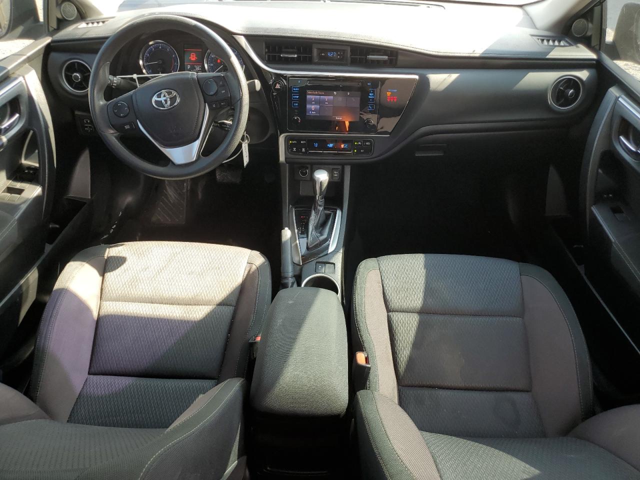 2018 Toyota Corolla L VIN: 5YFBURHE5JP853647 Lot: 69821134