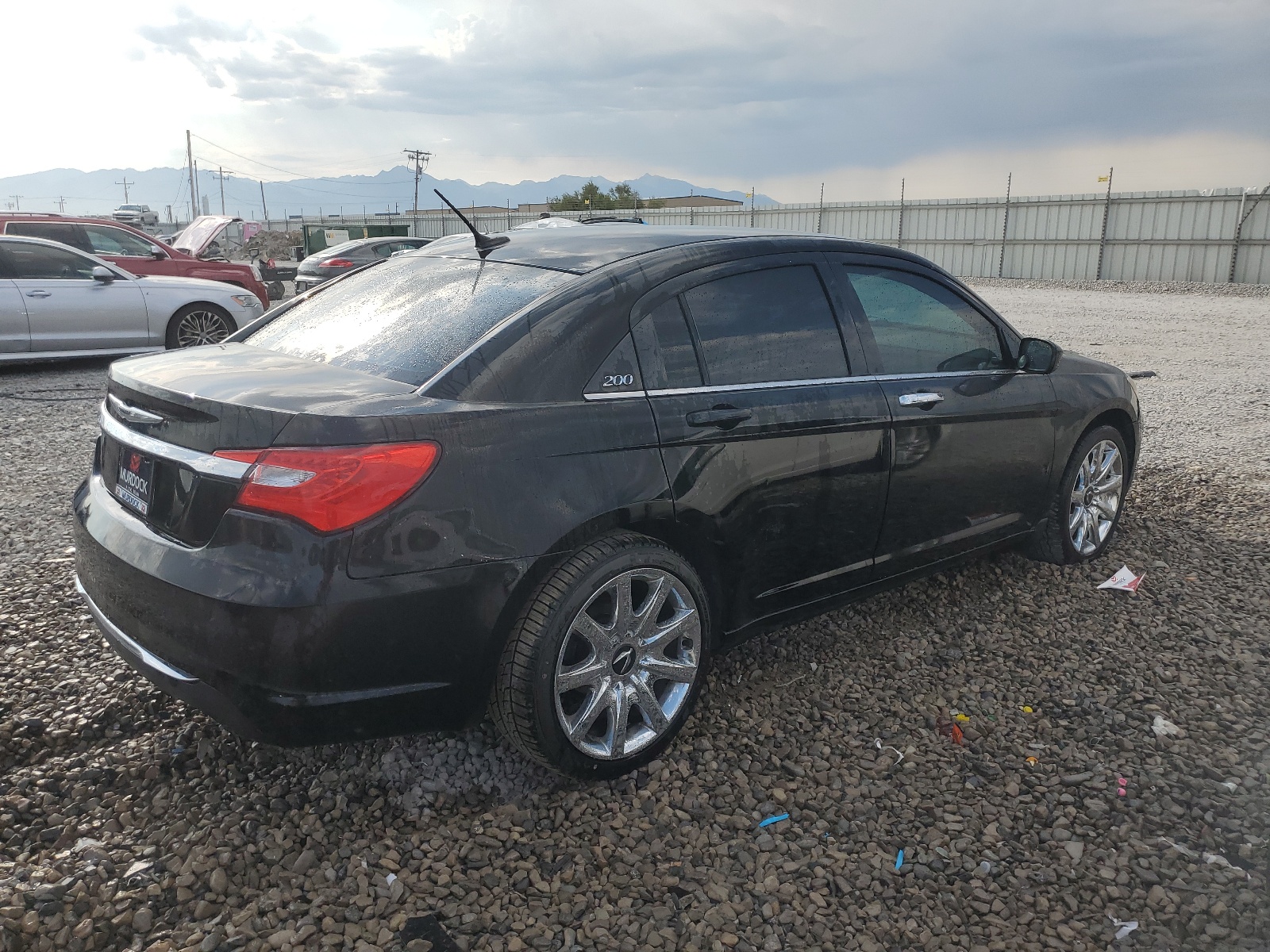 2013 Chrysler 200 Limited vin: 1C3CCBCG2DN688847