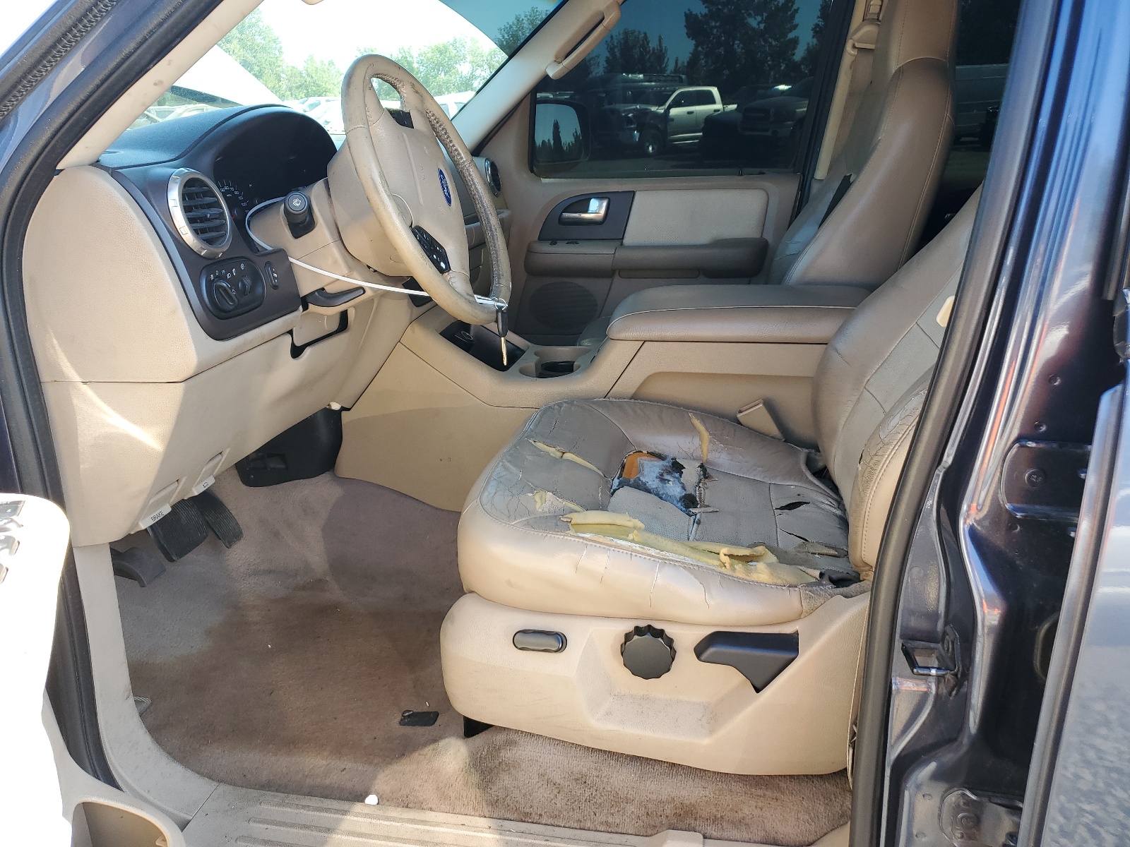 1FMFU18L74LB26276 2004 Ford Expedition Eddie Bauer