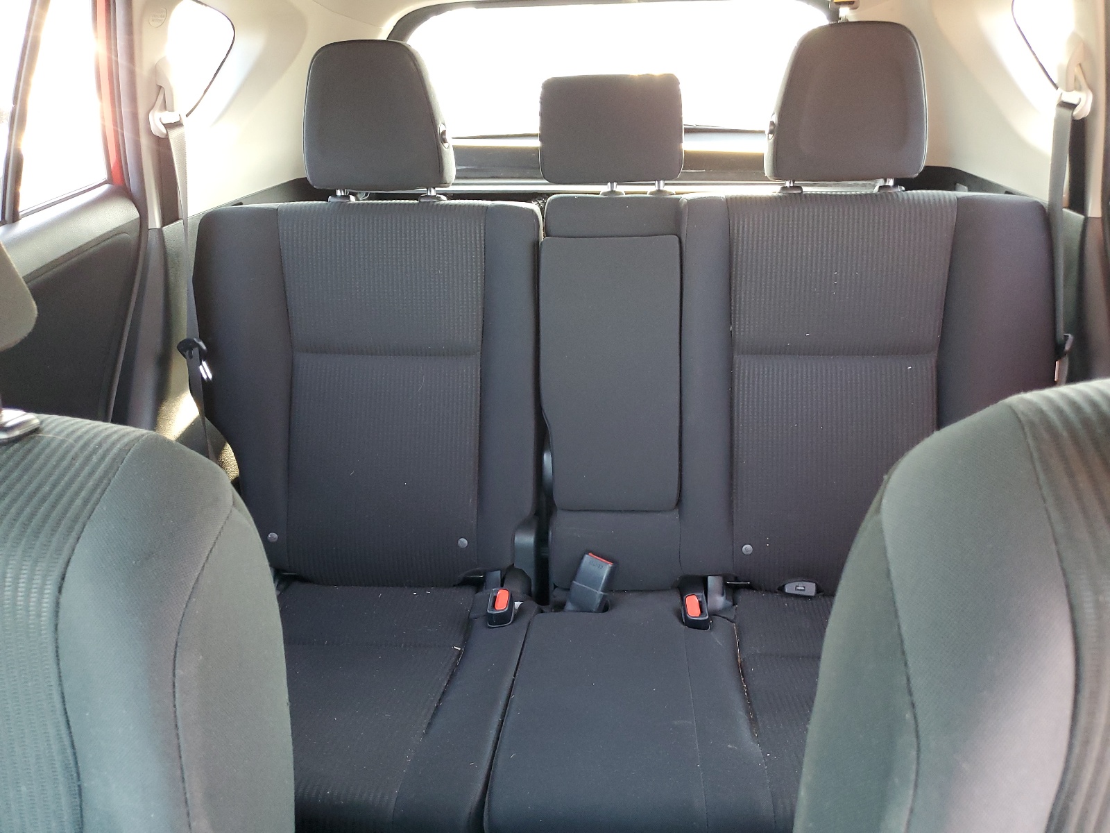 JTMBFREV4HJ140803 2017 Toyota Rav4 Le