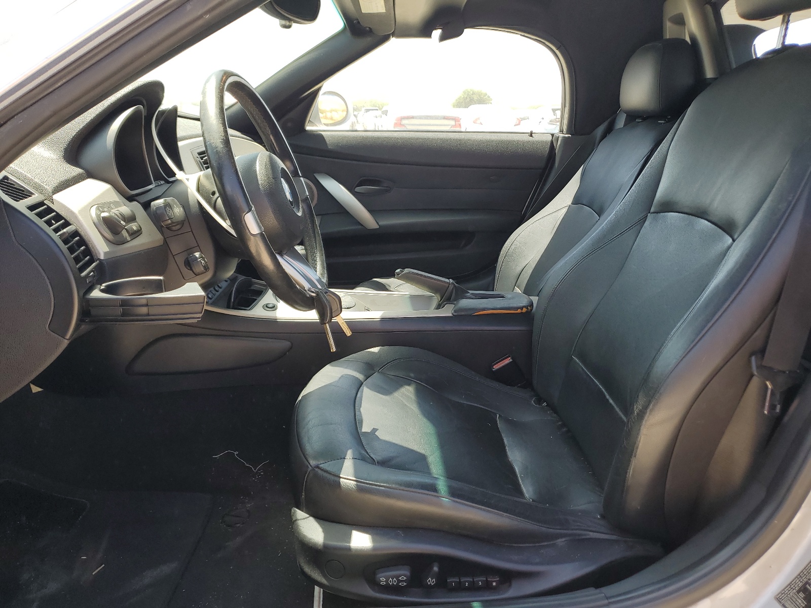 4USBT334X3LR62562 2003 BMW Z4 2.5