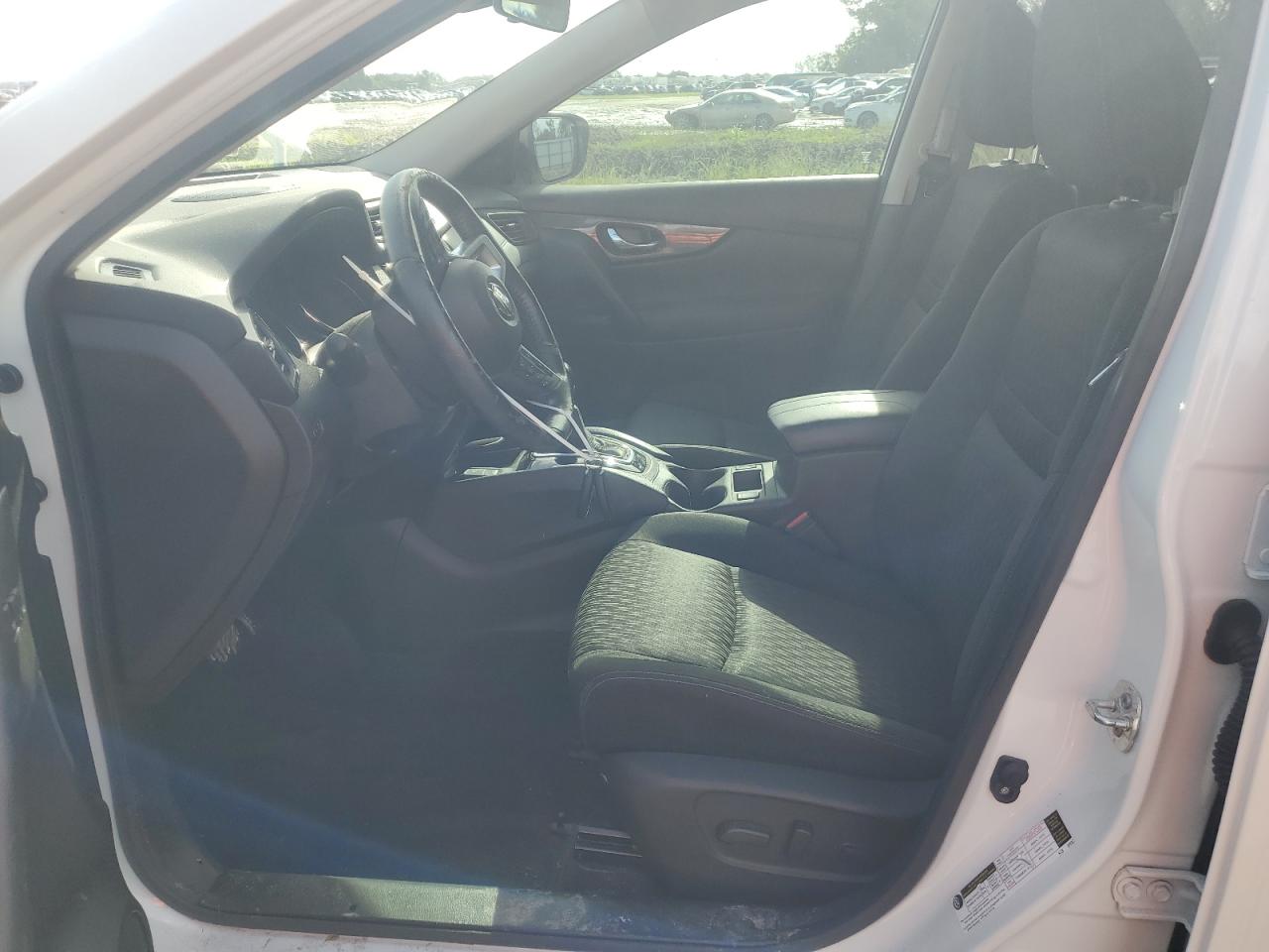 2020 Nissan Rogue S VIN: JN8AT2MT7LW013233 Lot: 66168694