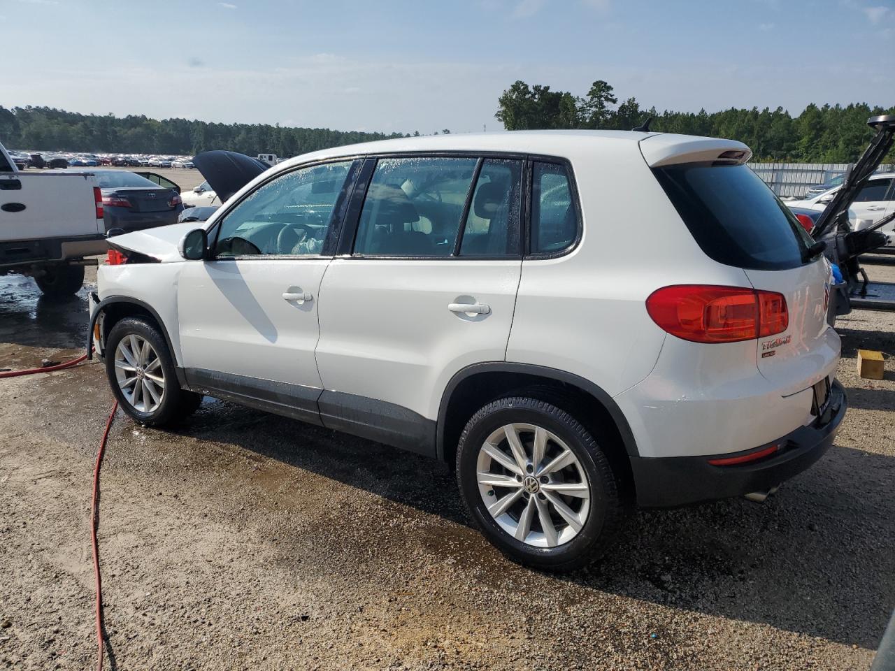 WVGAV7AX6HK048477 2017 VOLKSWAGEN TIGUAN - Image 2