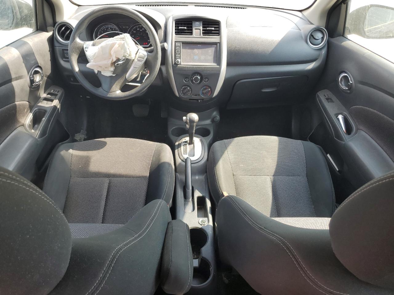 3N1CN7APXKL880877 2019 Nissan Versa S