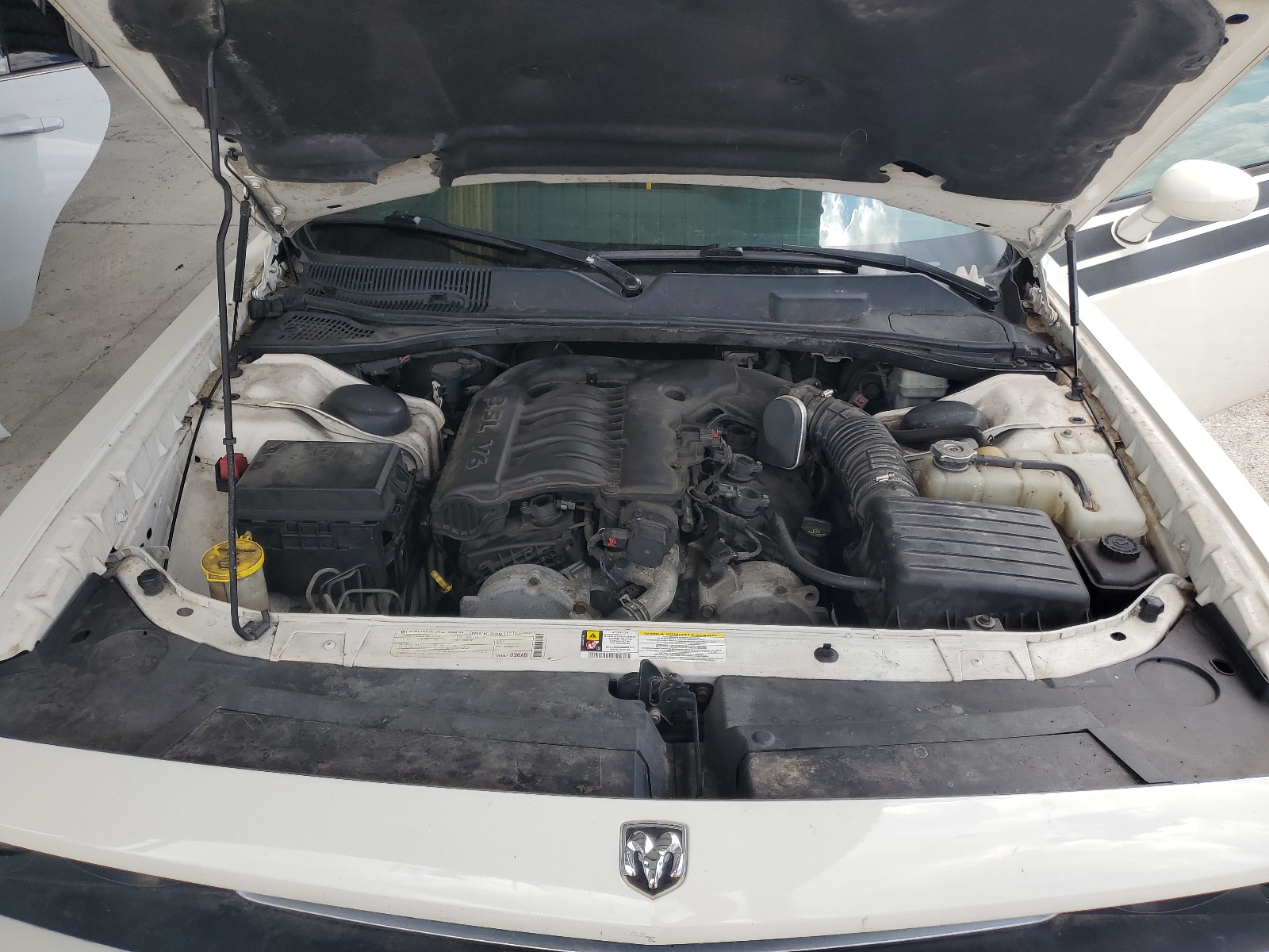 2B3CJ4DV0AH157713 2010 Dodge Challenger Se