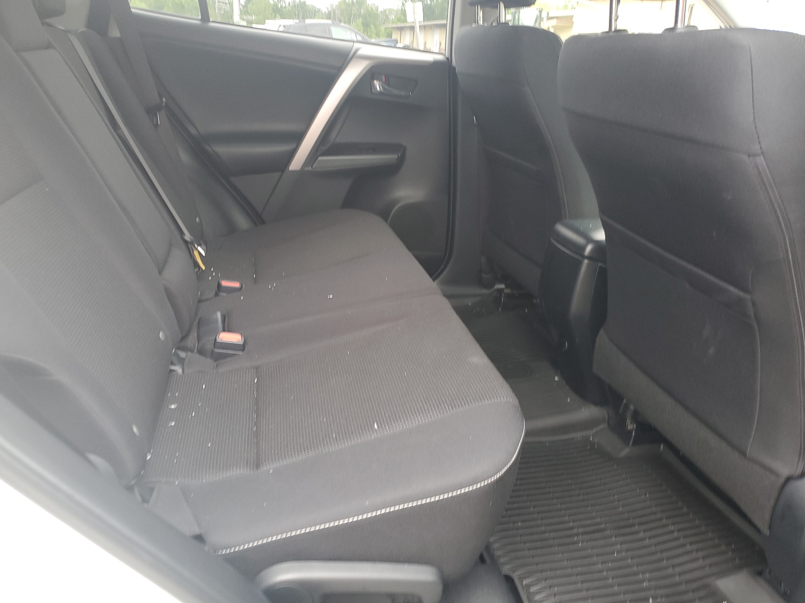 JTMRFREV7HJ162857 2017 Toyota Rav4 Xle