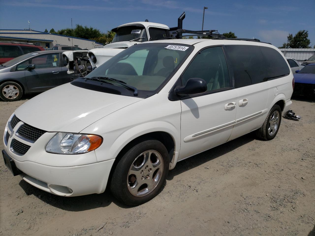 2002 Dodge Grand Caravan Es VIN: 2B4GP54LX2R719922 Lot: 65757914