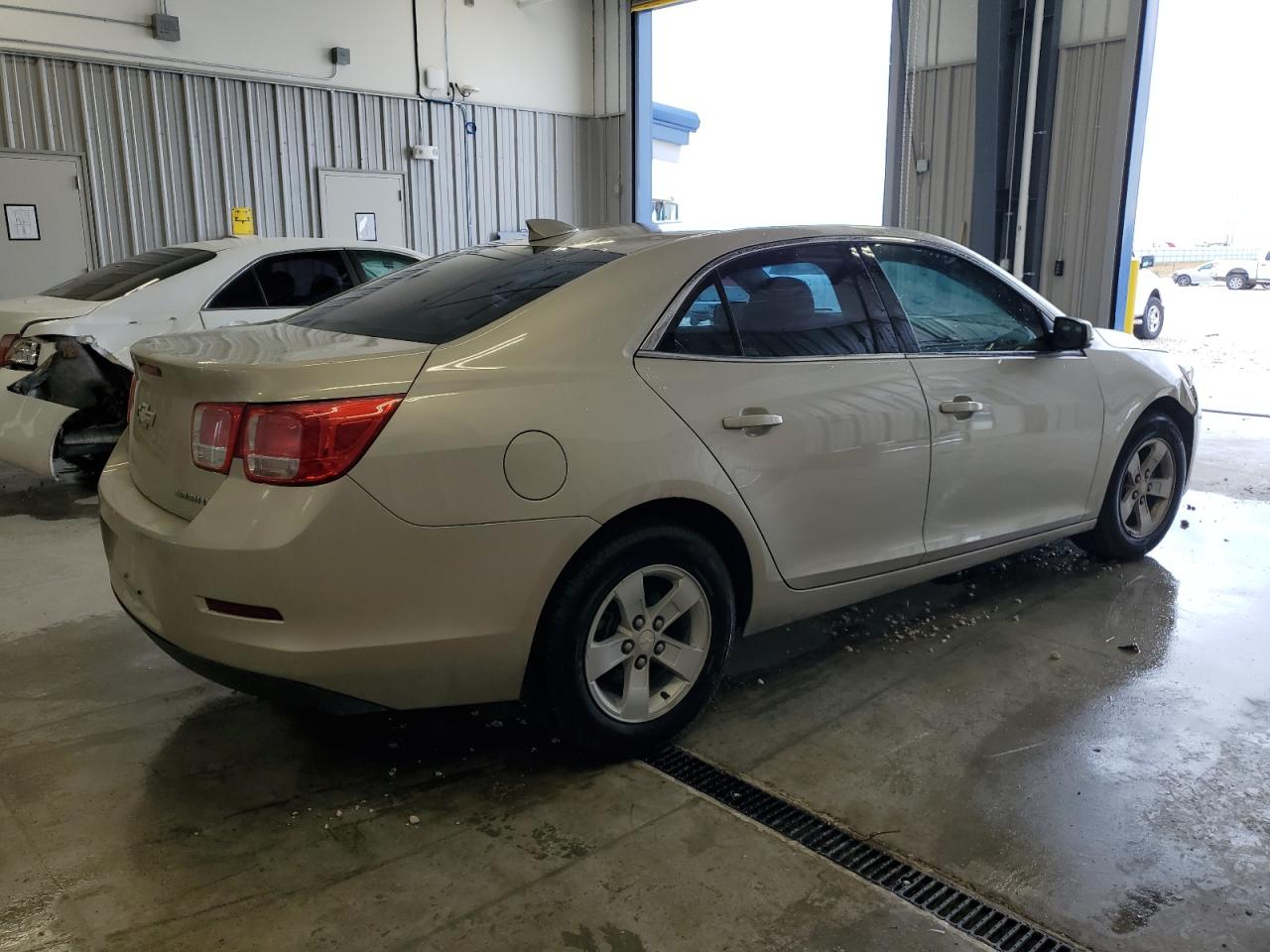 2016 Chevrolet Malibu - Image 3
