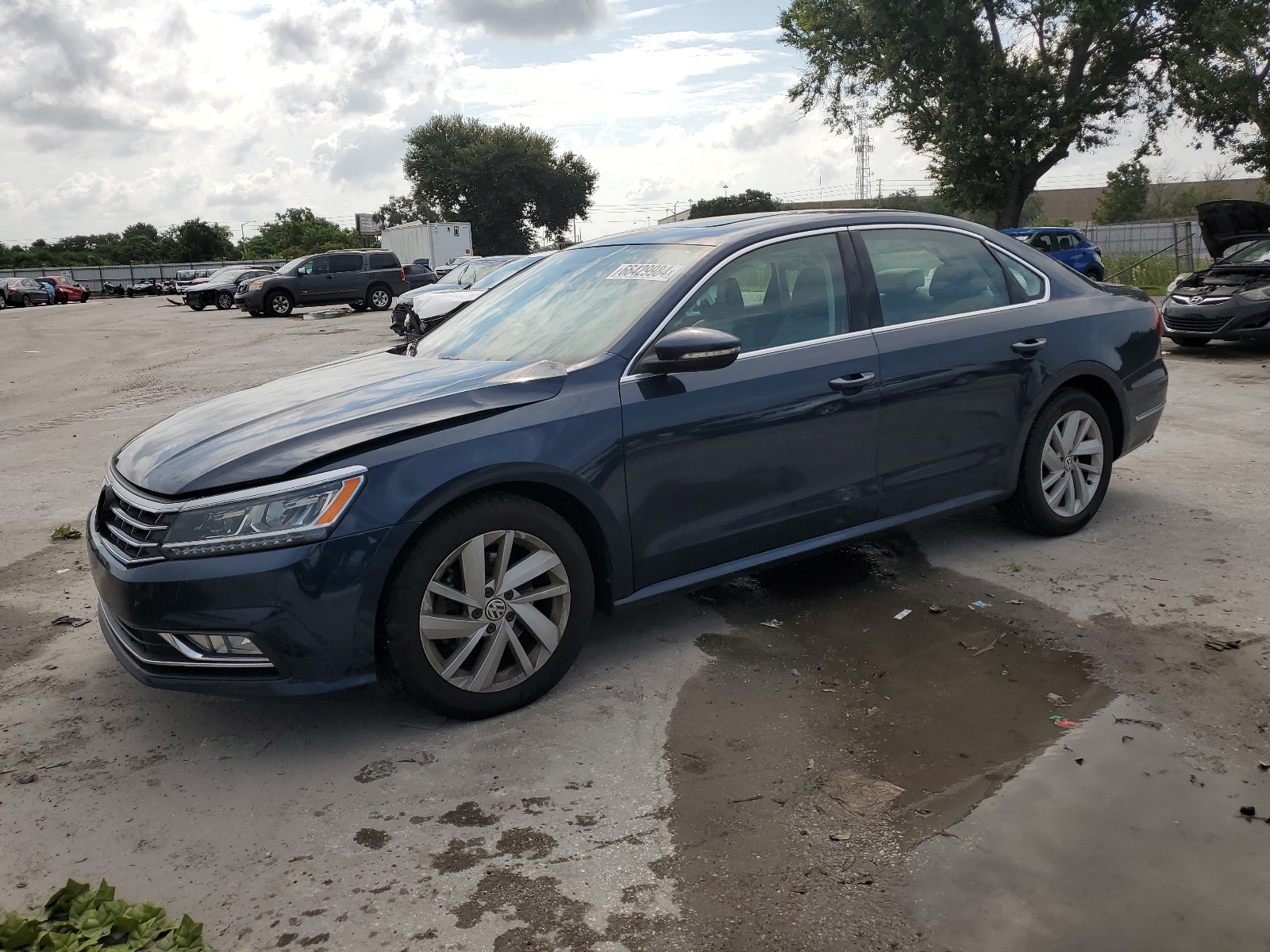 1VWBA7A3XJC028408 2018 Volkswagen Passat Se