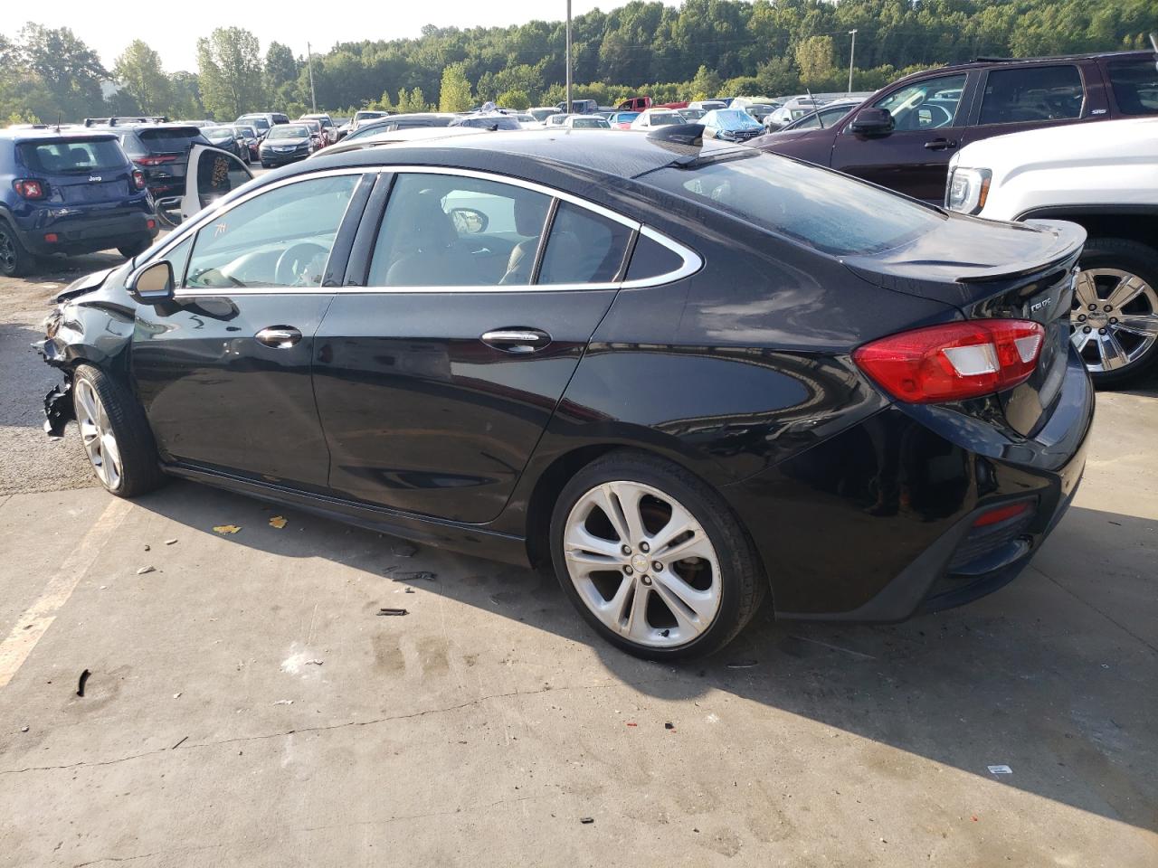 2016 Chevrolet Cruze - Image 2