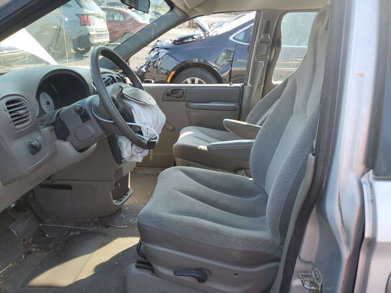 2003 Chrysler Voyager VIN: 1C4GJ25B53B334017 Lot: 65770024