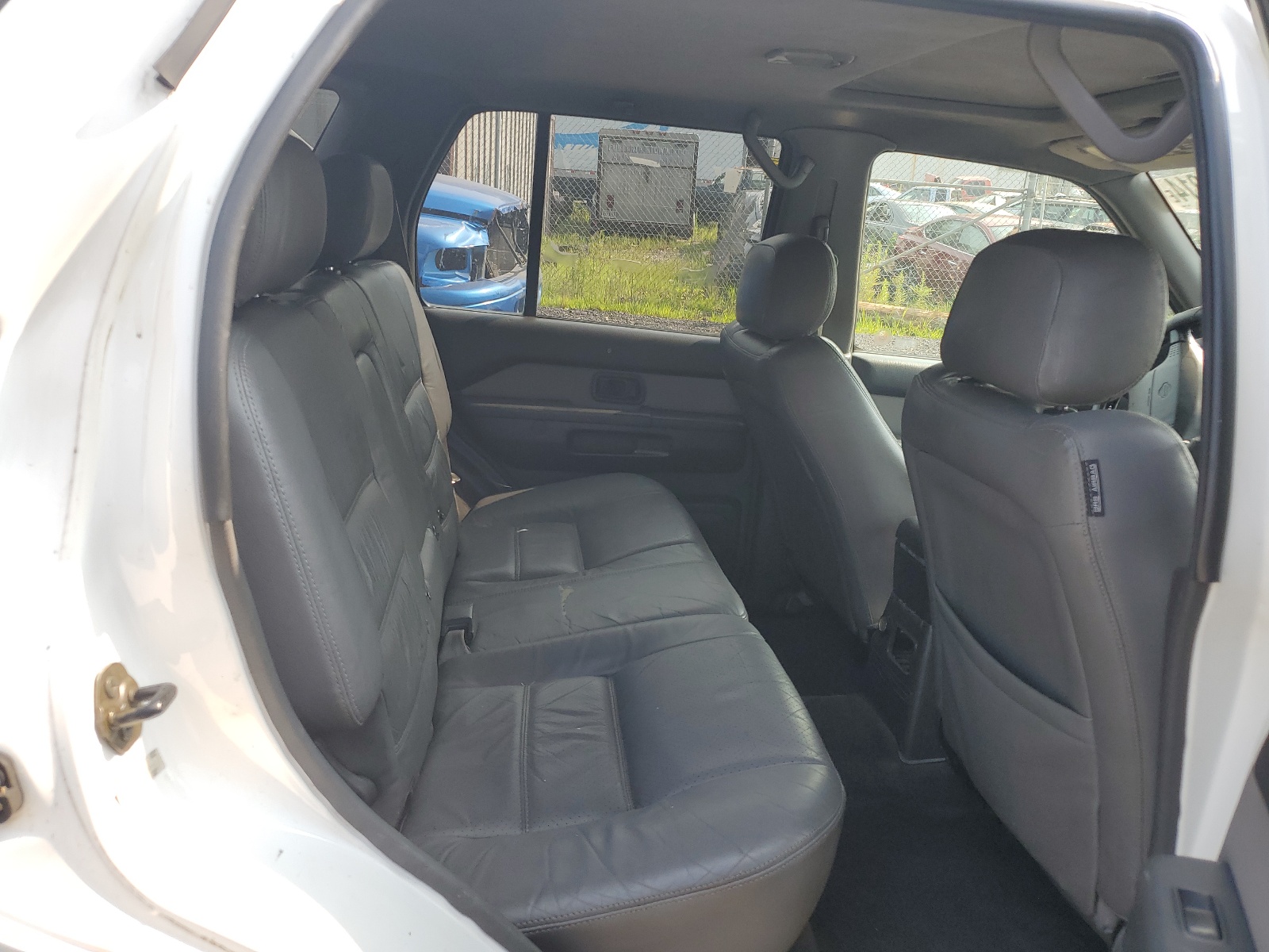 JN8AR07Y7YW404562 2000 Nissan Pathfinder Le