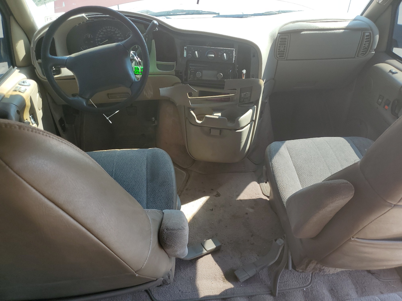 1GKDM19W1WB516615 1998 GMC Safari Xt