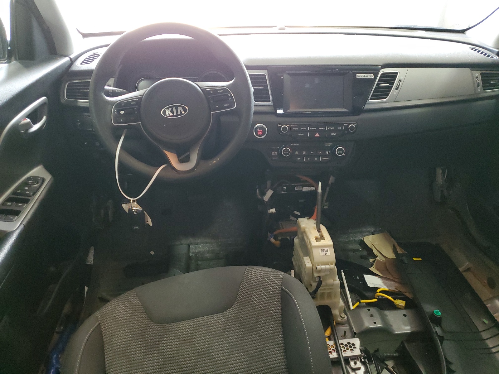 KNDCB3LCXH5055813 2017 Kia Niro Fe