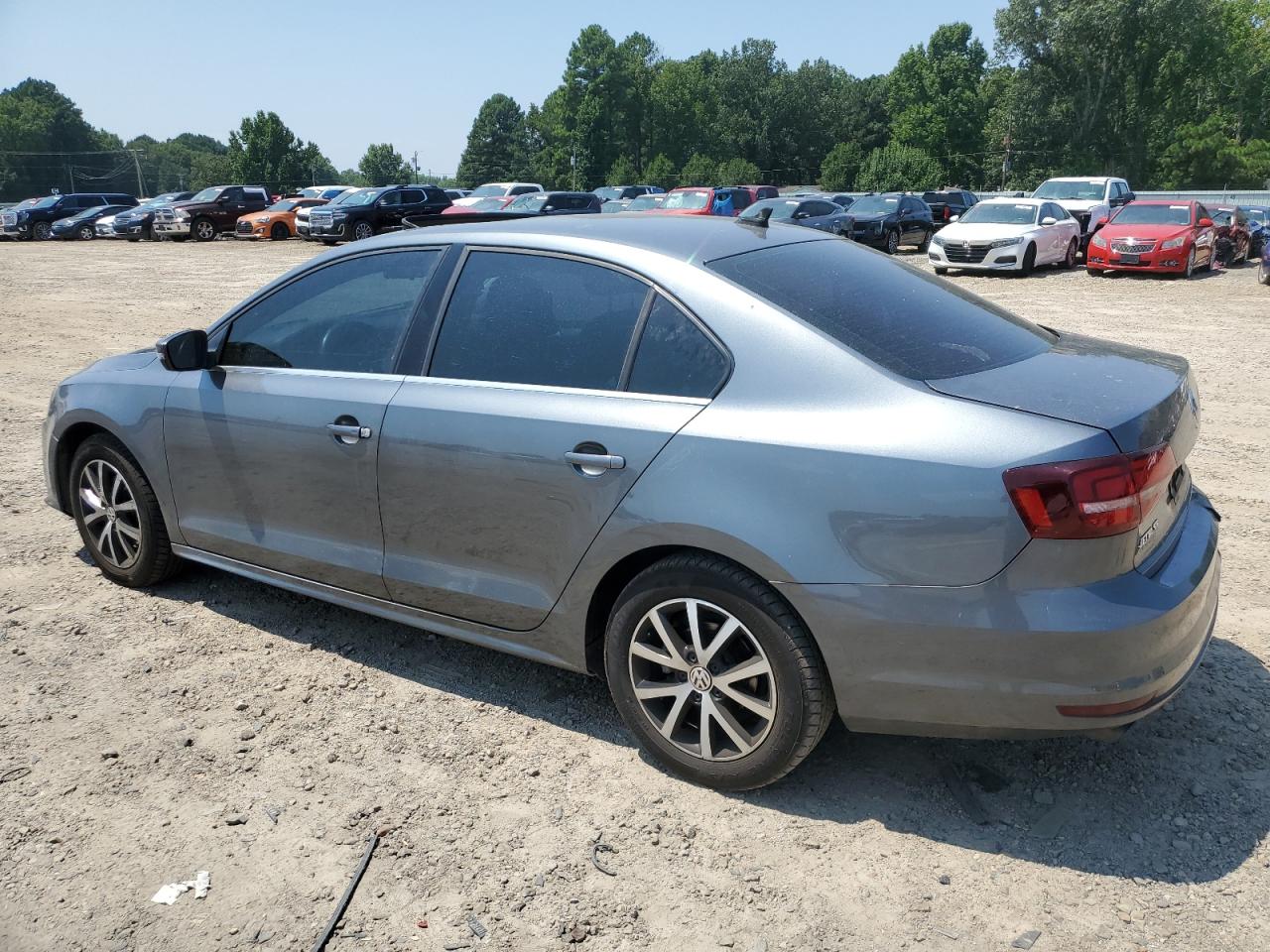 3VWDB7AJ3JM257757 2018 VOLKSWAGEN JETTA - Image 2