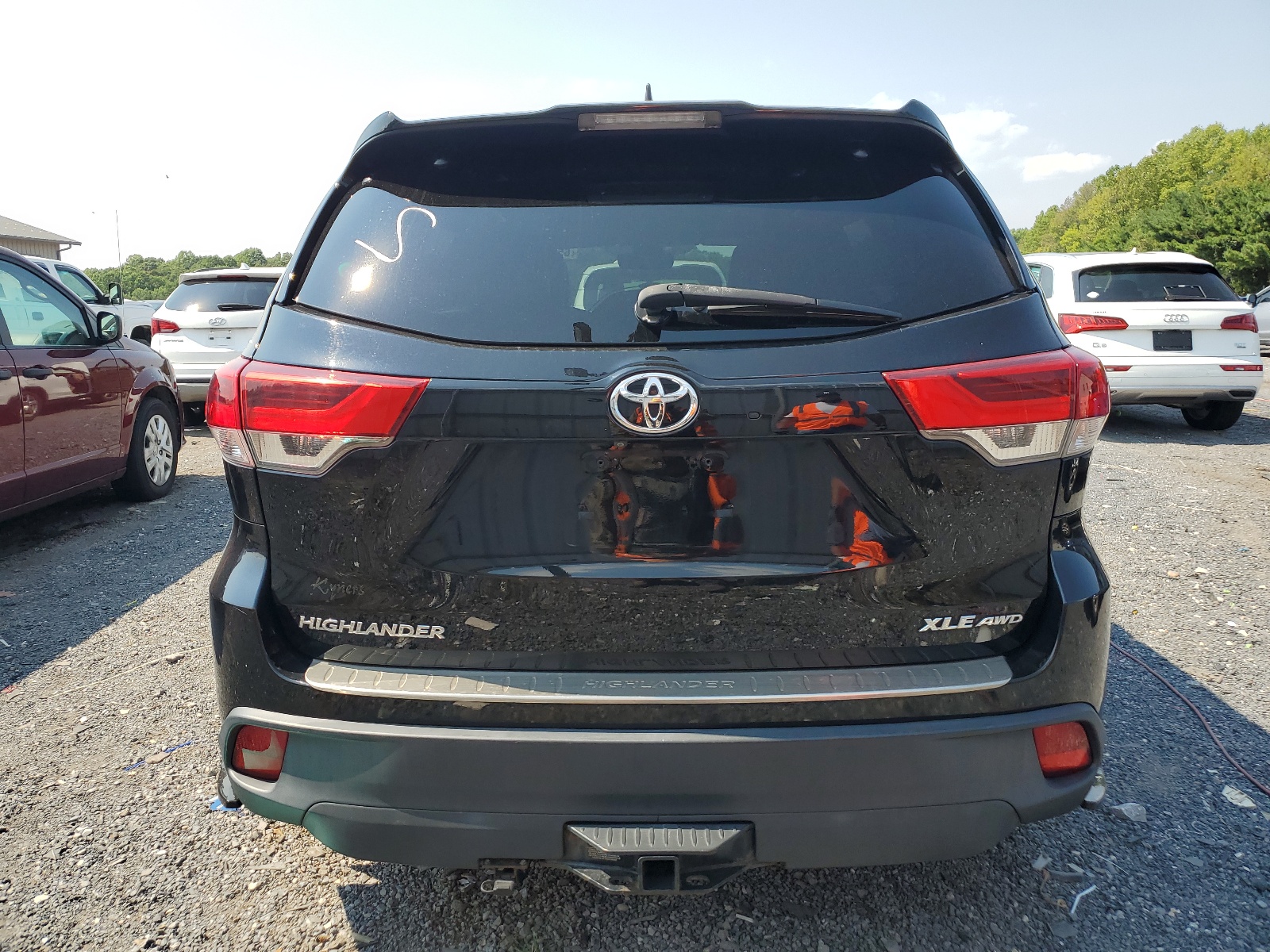 5TDJZRFH1HS511009 2017 Toyota Highlander Se