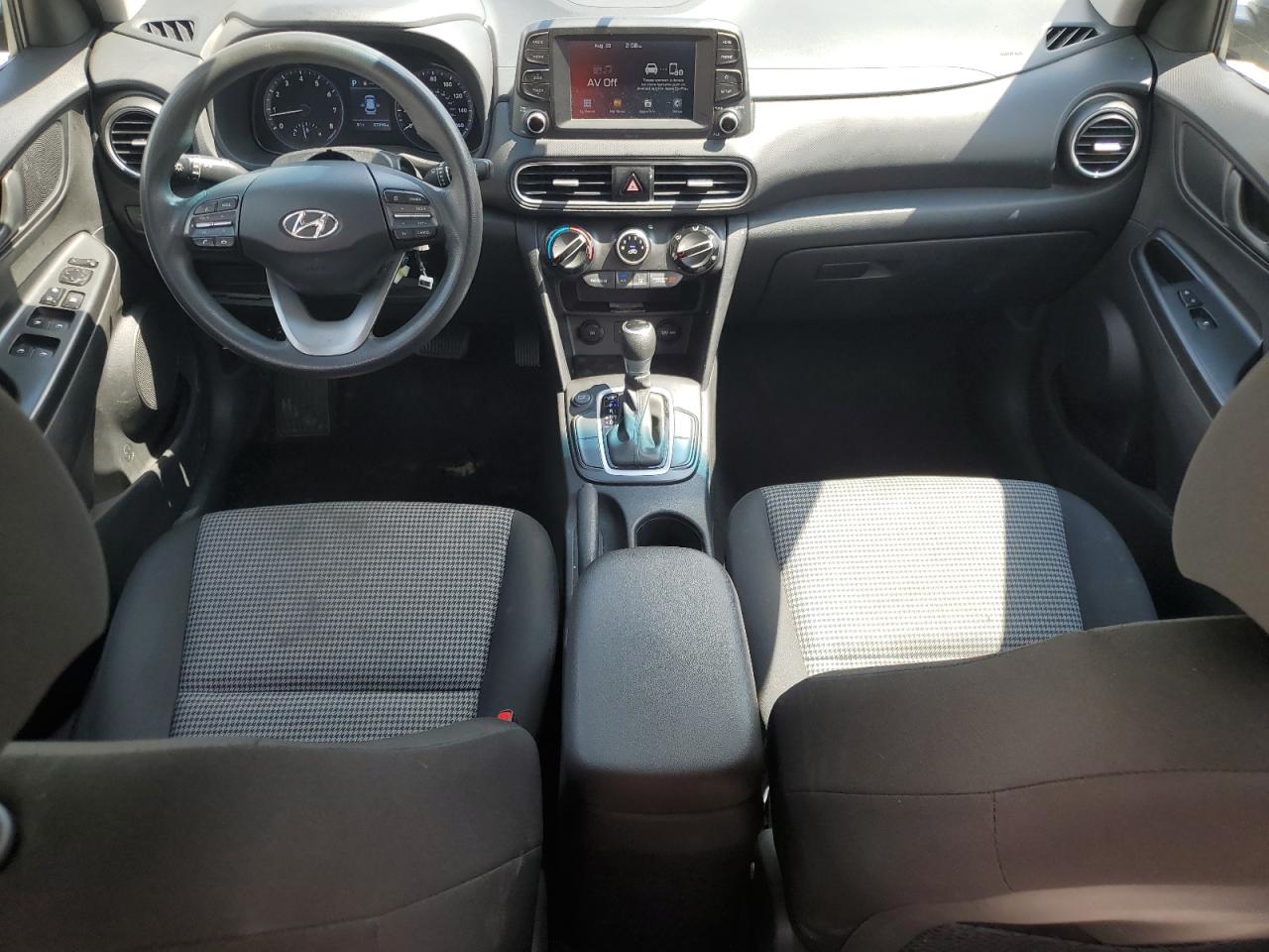 KM8K12AA2LU486585 Hyundai Kona SE 8