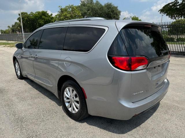  CHRYSLER PACIFICA 2018 Сріблястий