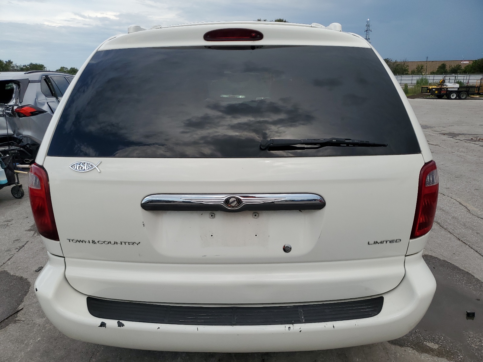 2C8GP64L52R644151 2002 Chrysler Town & Country Limited