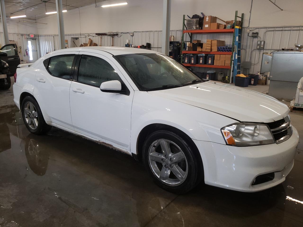 1B3BD2FB7BN574216 2011 Dodge Avenger Lux