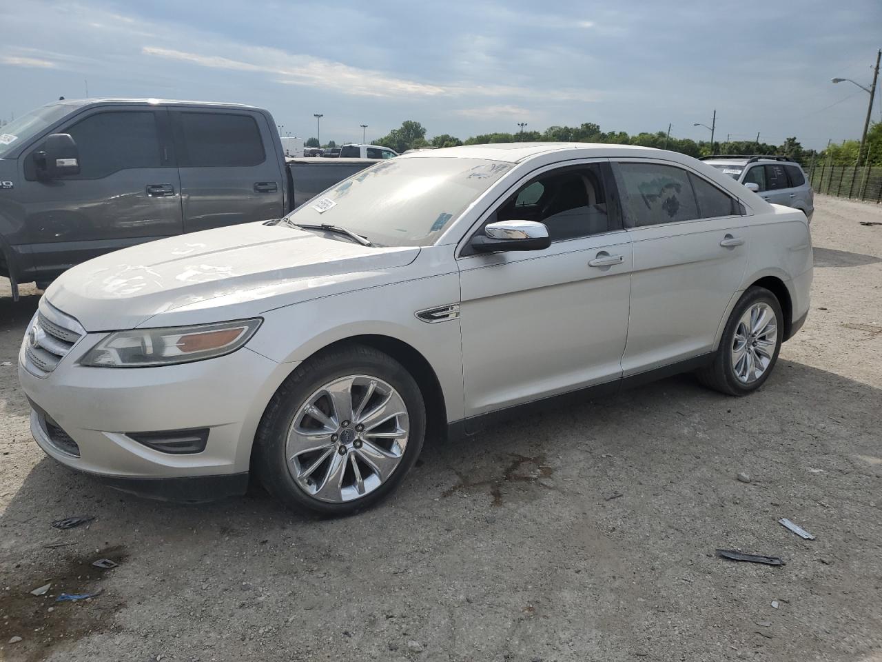 2011 Ford Taurus - Image 1