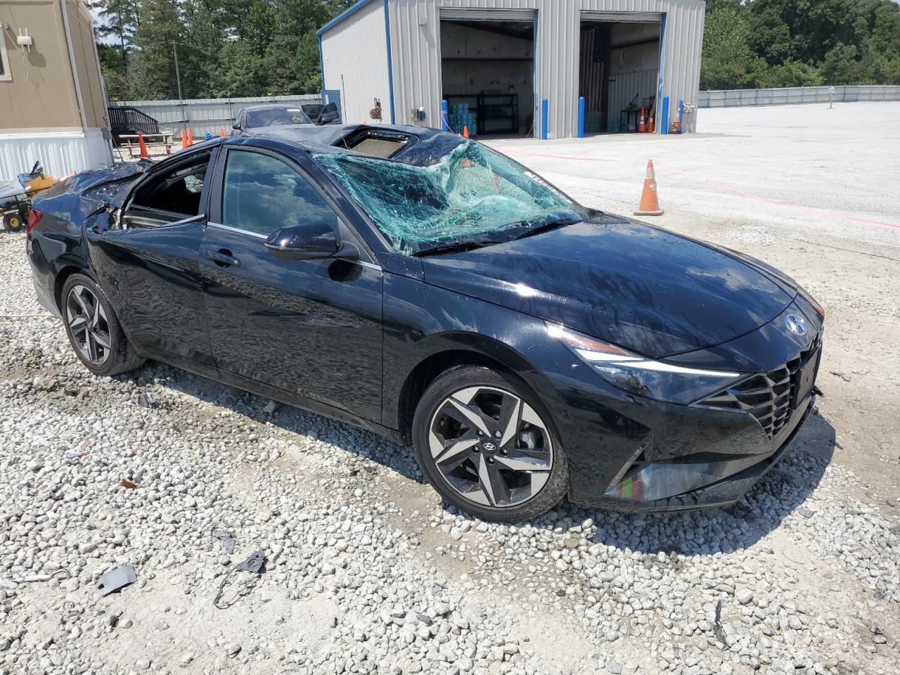 2023 Hyundai Elantra - Image 4