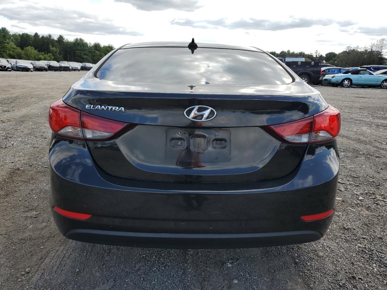 5NPDH4AEXGH773129 2016 Hyundai Elantra Se