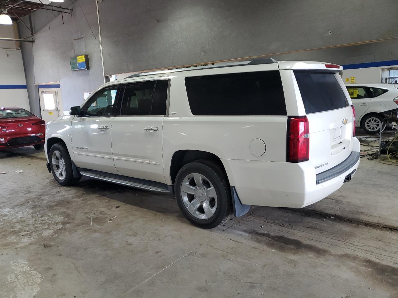 1GNSKKKC6FR283571 2015 CHEVROLET SUBURBAN - Image 2