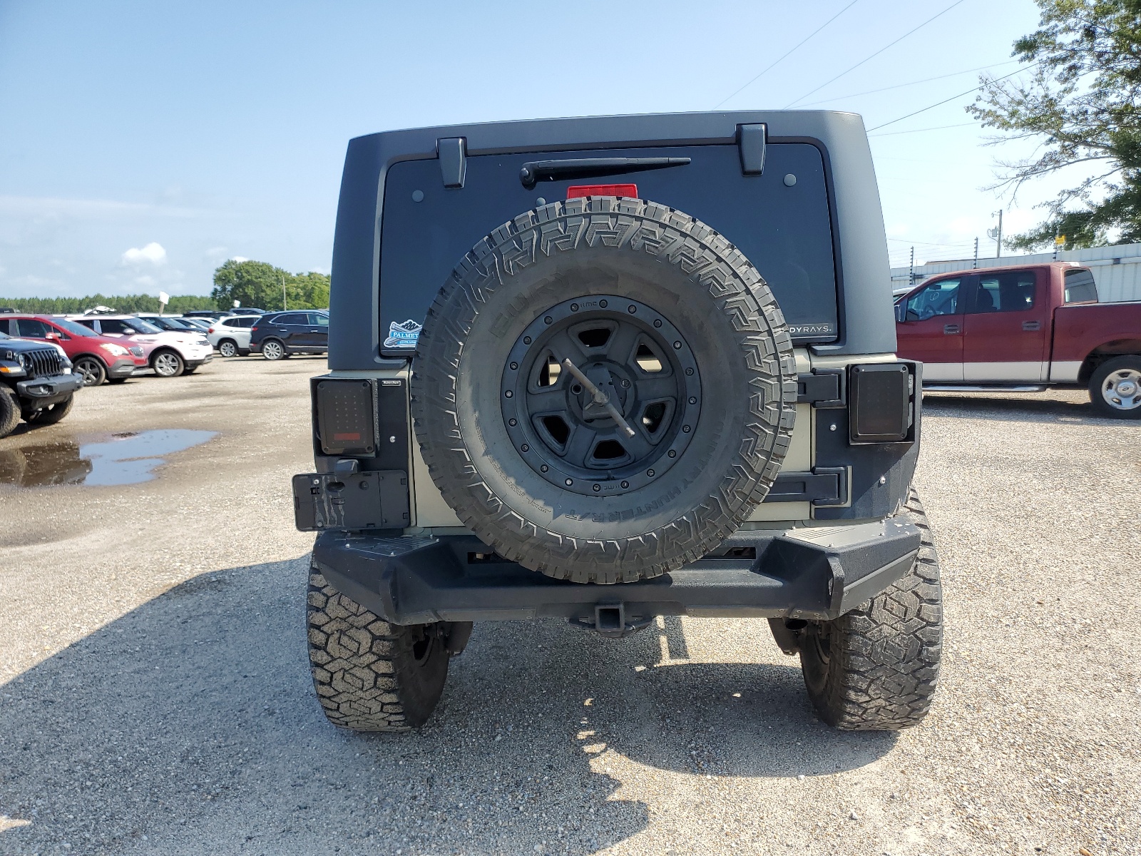 1C4BJWEG9HL666394 2017 Jeep Wrangler Unlimited Sahara