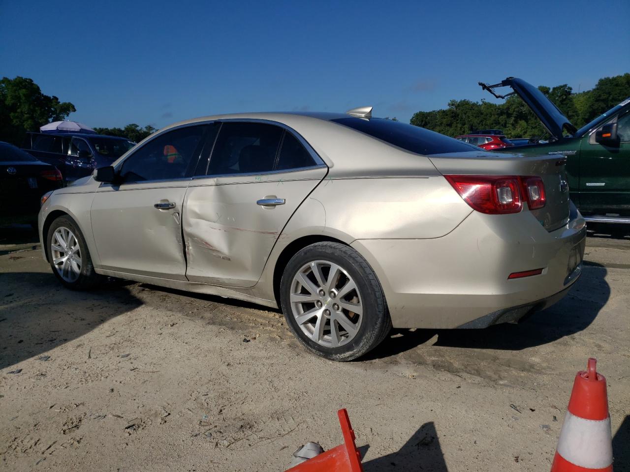 2015 Chevrolet Malibu - Image 2