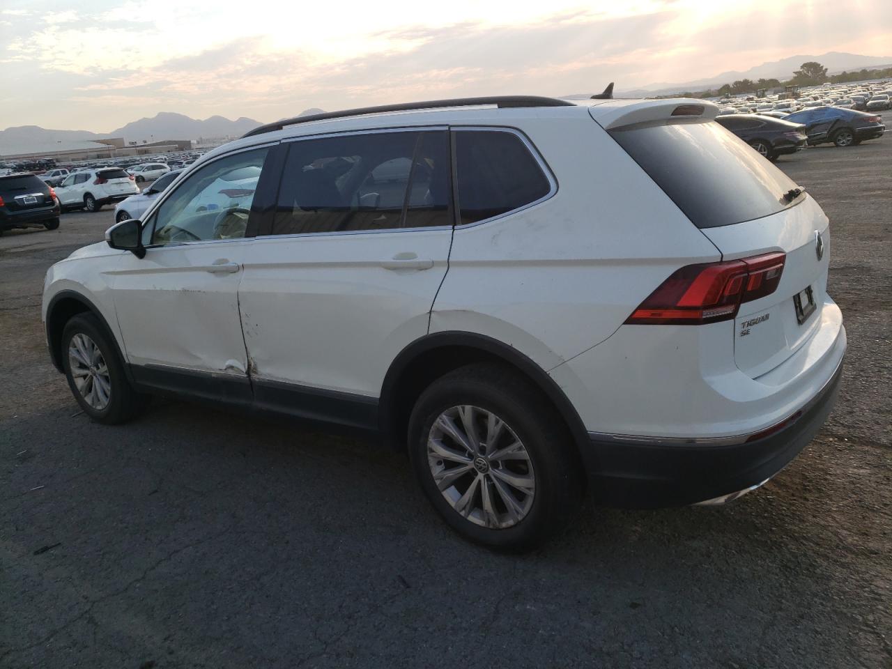 VIN 3VV2B7AX4JM193549 2018 VOLKSWAGEN TIGUAN no.2