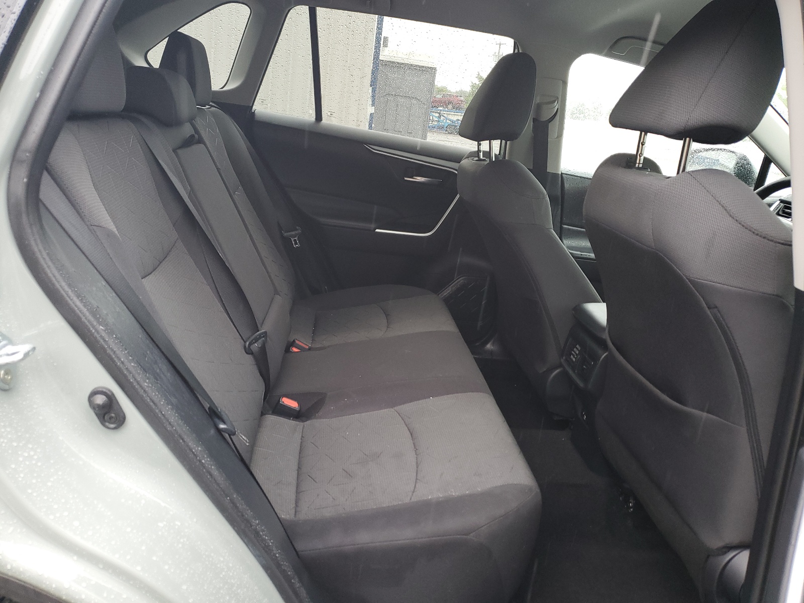 2T3P1RFV7MW165807 2021 Toyota Rav4 Xle