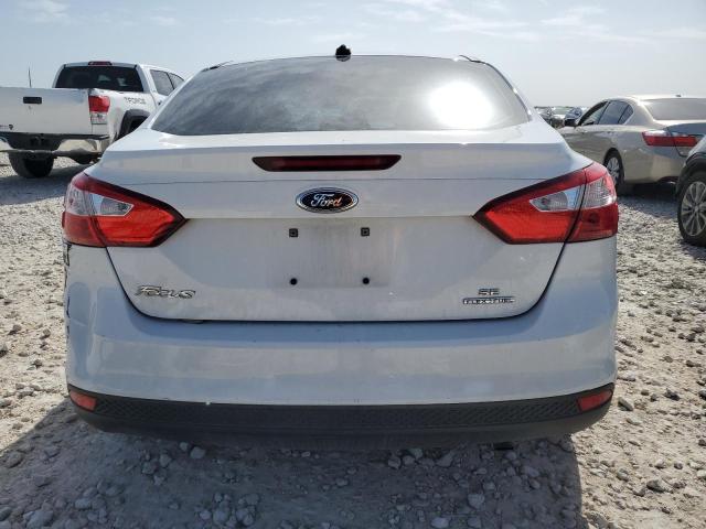 Sedans FORD FOCUS 2014 White