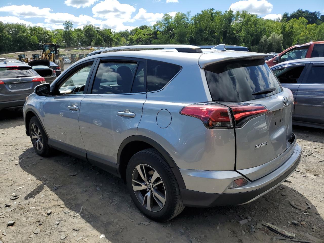 JTMRFREV4JD244453 2018 TOYOTA RAV 4 - Image 2