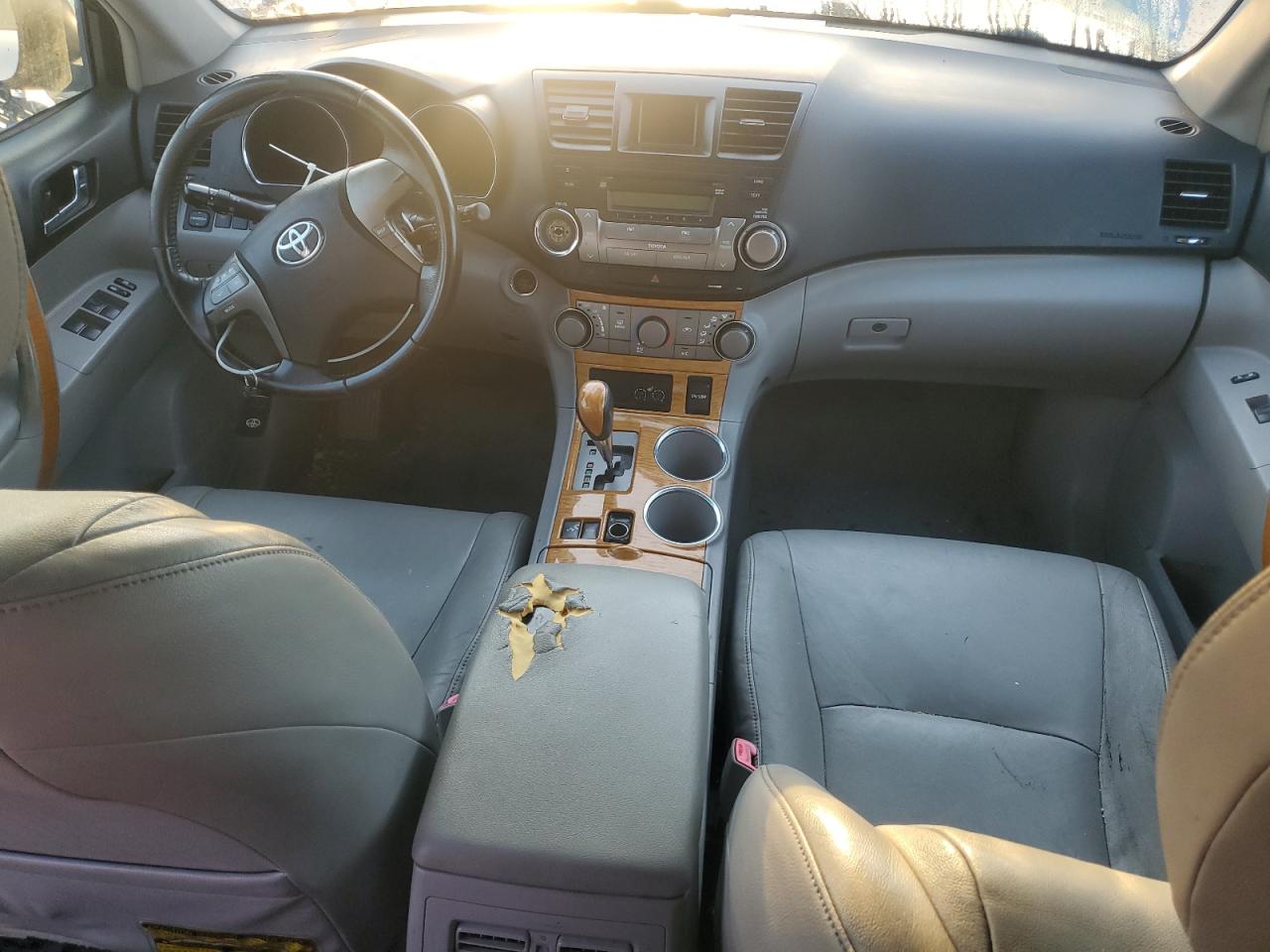 2008 Toyota Highlander Hybrid Limited VIN: JTEEW44A882011001 Lot: 67720074