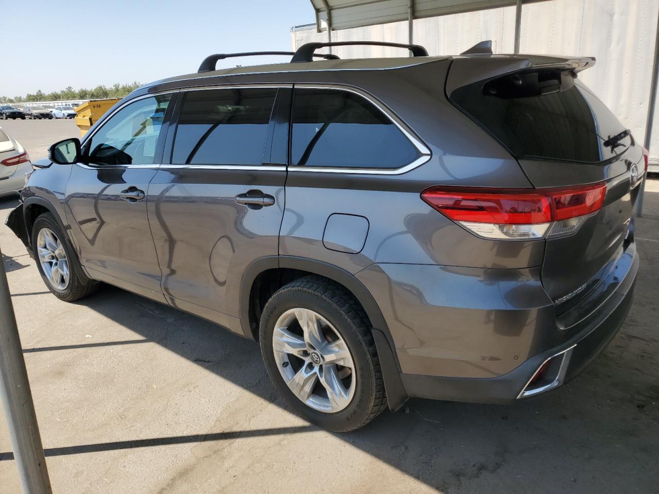 VIN 5TDDZRFH3HS357500 2017 TOYOTA HIGHLANDER no.2