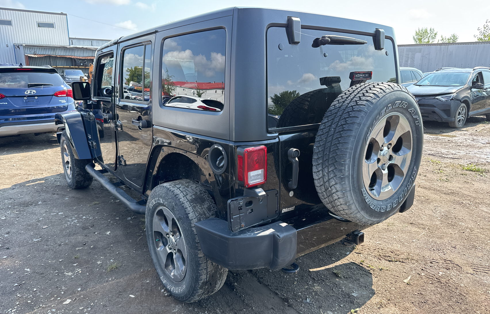 2017 Jeep Wrangler Unlimited Sahara vin: 1C4BJWEG6HL590116