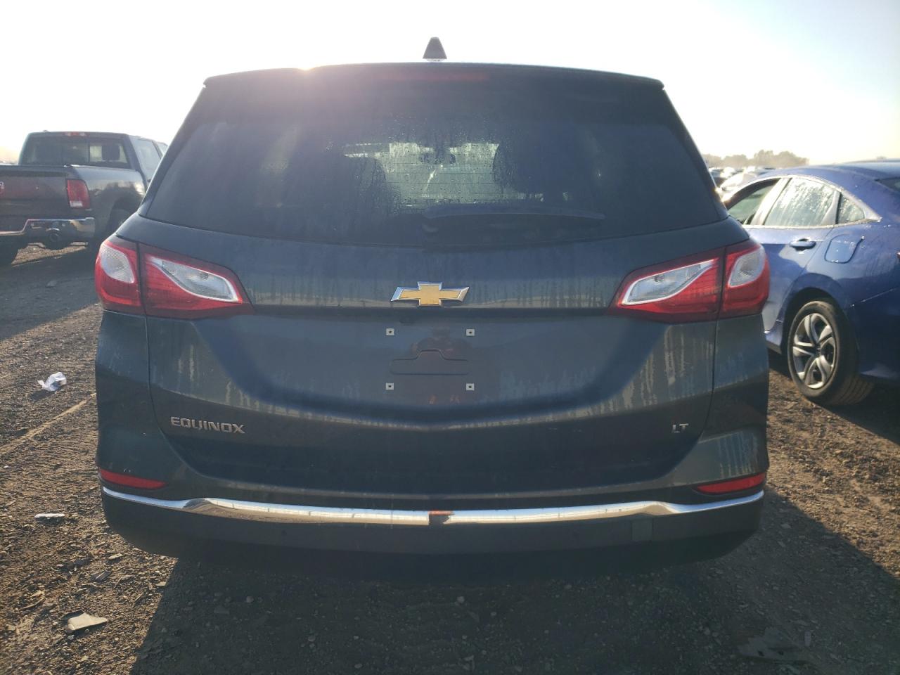 2GNAXKEV8K6176425 2019 Chevrolet Equinox Lt