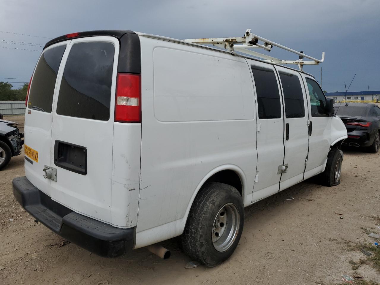 2017 Chevrolet Express G2500 VIN: 1GCWGAFF0H1351410 Lot: 69023224