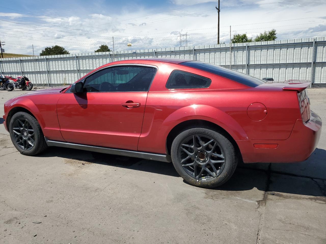 2007 Ford Mustang - Image 2