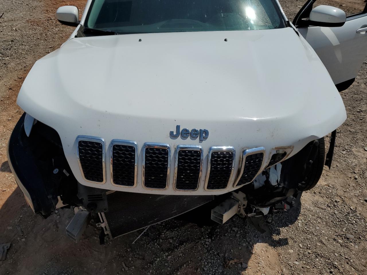 1C4PJLCB5KD312966 2019 Jeep Cherokee Latitude