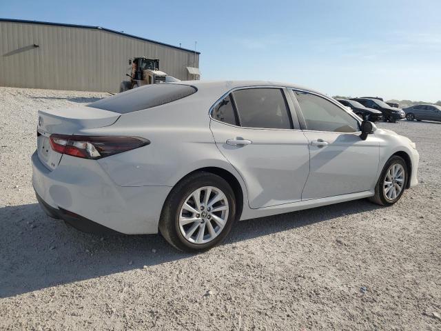 4T1R11AK4RU211133 Toyota Camry LE 3