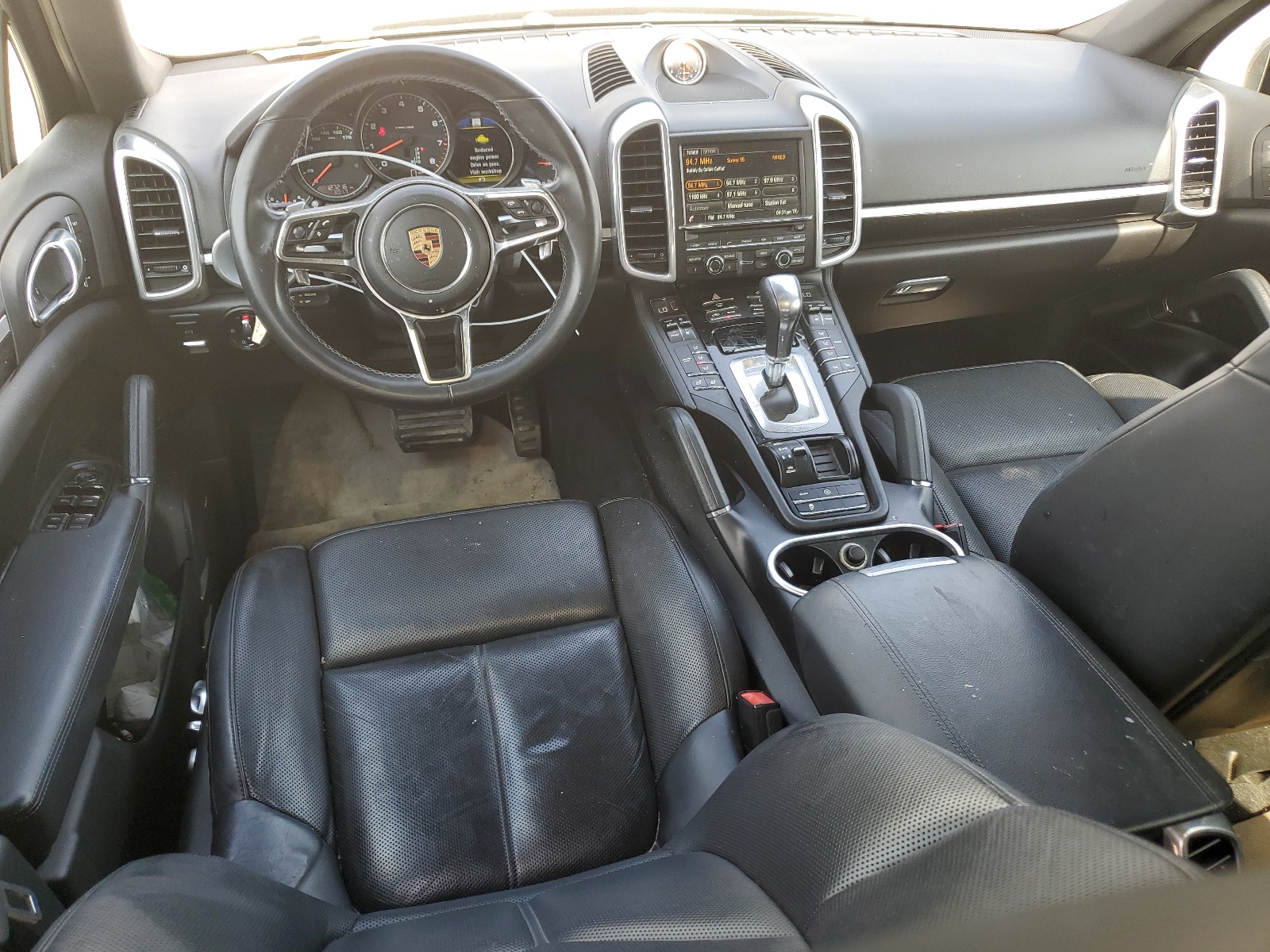 2016 Porsche Cayenne vin: WP1AA2A27GKA10681